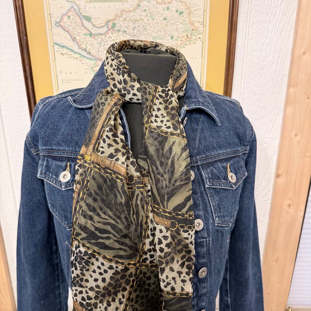 Safari Equestrian Style Animal Print Scarf - Gold Chain &‎ Belt Motif